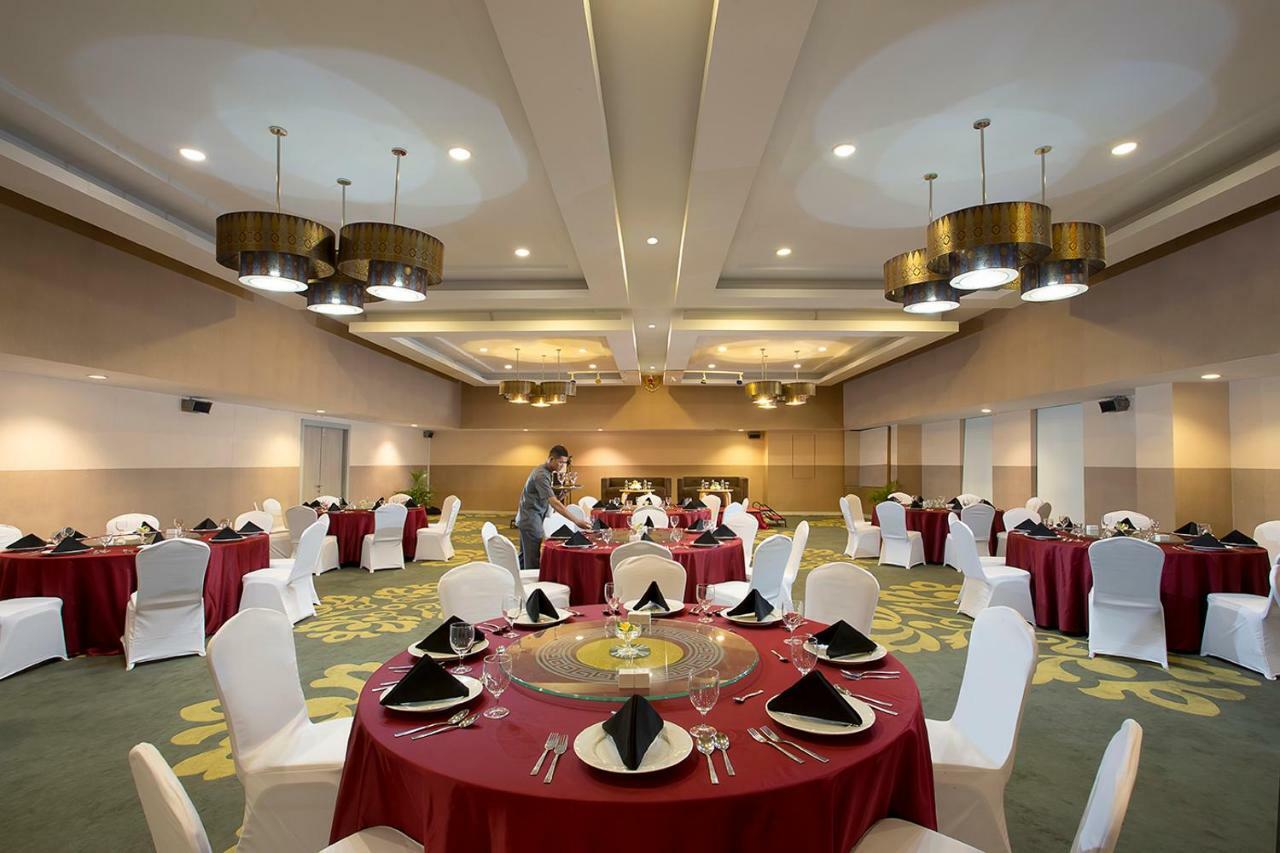 Khas Pekanbaru Hotel Exteriör bild